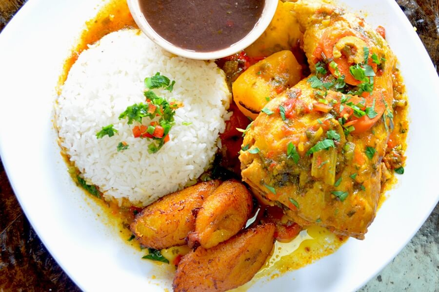 Arroz con Pollo Guisado