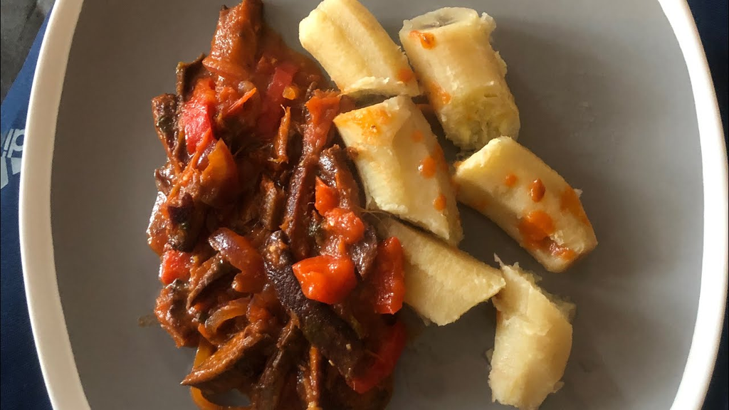 Yuca con Chuleta (Pequeño)